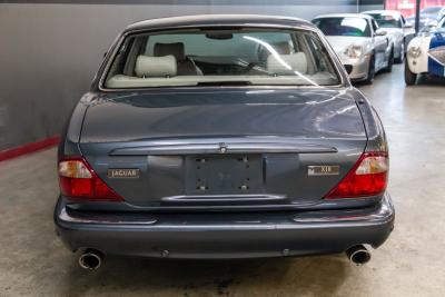2001 Jaguar XJR SUPERCHARGED V8