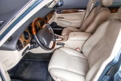 2001 Jaguar XJR SUPERCHARGED V8