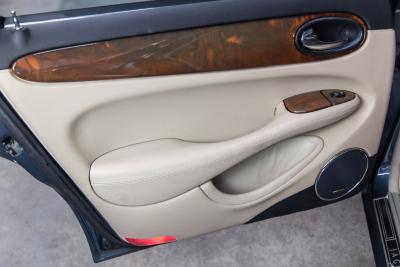 2001 Jaguar XJR SUPERCHARGED V8