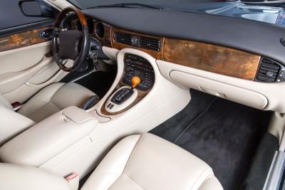 2001 Jaguar XJR SUPERCHARGED V8