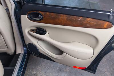 2001 Jaguar XJR SUPERCHARGED V8