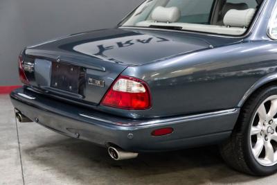2001 Jaguar XJR SUPERCHARGED V8