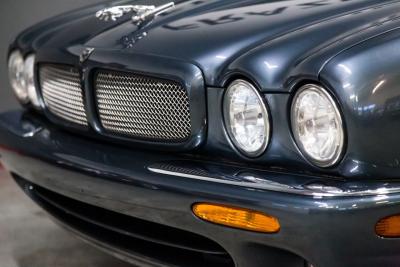 2001 Jaguar XJR SUPERCHARGED V8