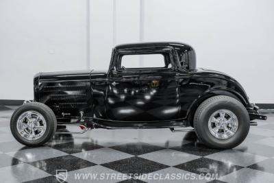 1932 Ford 3-Window Coupe