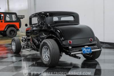 1932 Ford 3-Window Coupe