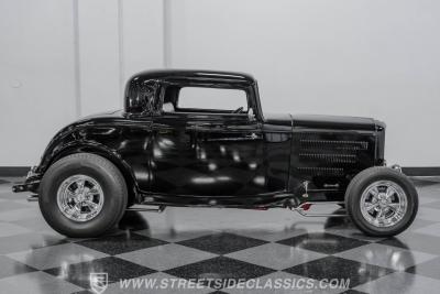 1932 Ford 3-Window Coupe