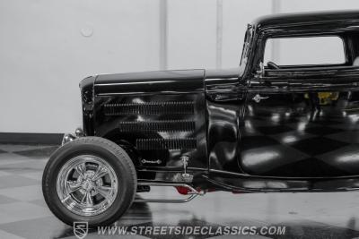 1932 Ford 3-Window Coupe