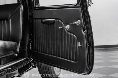 1932 Ford 3-Window Coupe