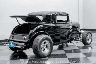 1932 Ford 3-Window Coupe
