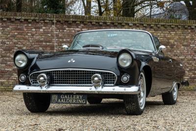 1955 Ford Thunderbird Convertible Coup&eacute; &ldquo;Continental kit&rdquo;