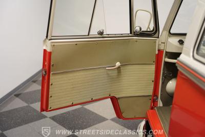 1964 Volkswagen Type 2 21 Window Deluxe