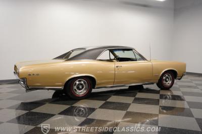 1966 Pontiac GTO Tri Power