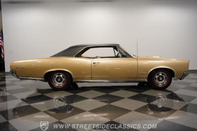 1966 Pontiac GTO Tri Power