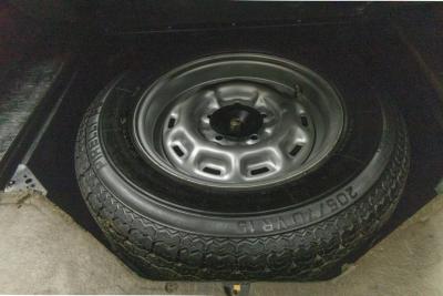 1976 Jaguar XJ12 L Series 2 &ldquo;Golden Sand with Mulberry Red leather&rdquo;