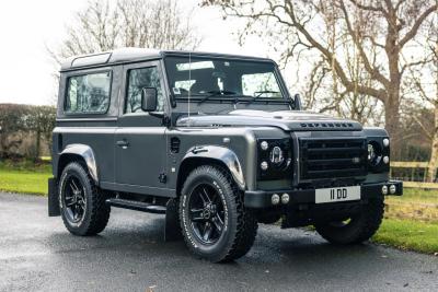 2015 Land Rover Defender 90 XS - Urban Truck