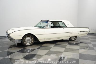 1962 Ford Thunderbird
