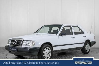 1986 Mercedes - Benz 200-serie