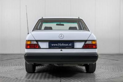 1986 Mercedes - Benz 200-serie