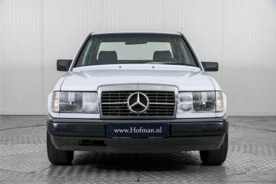 1986 Mercedes - Benz 200-serie