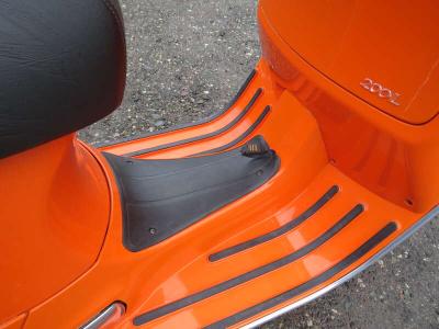 2004 PIAGGIO VESPA GT200L