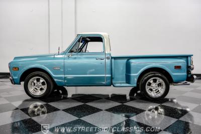 1969 GMC C10 Stepside Restomod