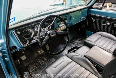 1969 GMC C10 Stepside Restomod