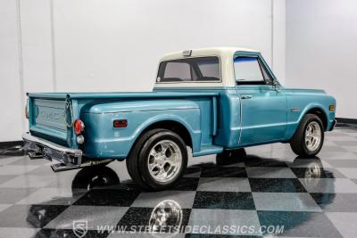 1969 GMC C10 Stepside Restomod