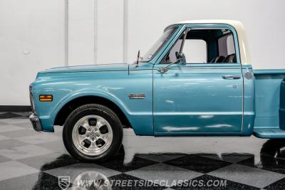 1969 GMC C10 Stepside Restomod
