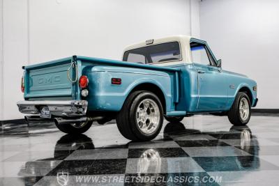 1969 GMC C10 Stepside Restomod