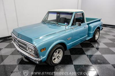 1969 GMC C10 Stepside Restomod