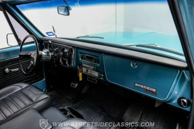 1969 GMC C10 Stepside Restomod