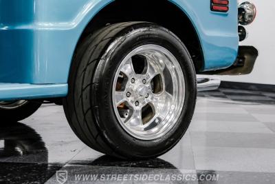 1969 GMC C10 Stepside Restomod