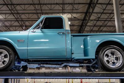 1969 GMC C10 Stepside Restomod