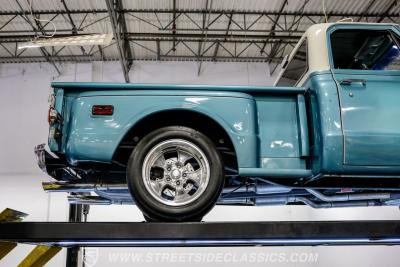 1969 GMC C10 Stepside Restomod