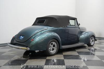 1940 Ford Deluxe Convertible