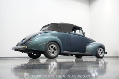 1940 Ford Deluxe Convertible
