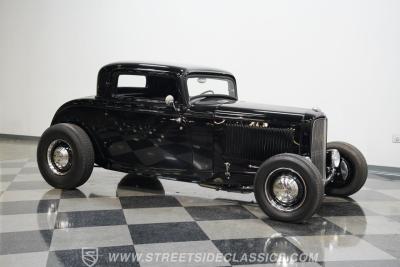 1932 Ford 3-Window Coupe