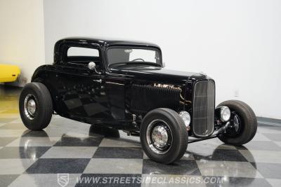 1932 Ford 3-Window Coupe
