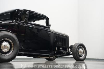 1932 Ford 3-Window Coupe