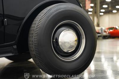 1932 Ford 3-Window Coupe