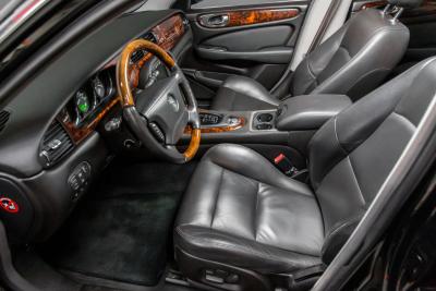 2004 Jaguar XJR SUPERCHARGED V8