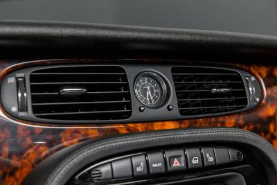 2004 Jaguar XJR SUPERCHARGED V8