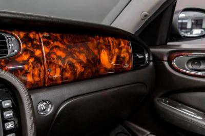 2004 Jaguar XJR SUPERCHARGED V8