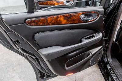 2004 Jaguar XJR SUPERCHARGED V8