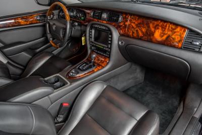 2004 Jaguar XJR SUPERCHARGED V8