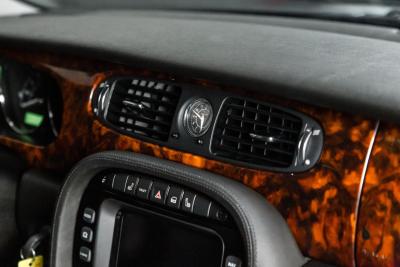 2004 Jaguar XJR SUPERCHARGED V8