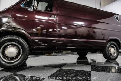 1977 Dodge B200 Tradesman Van