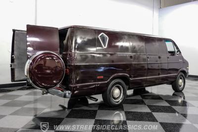 1977 Dodge B200 Tradesman Van