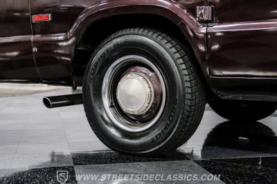 1977 Dodge B200 Tradesman Van