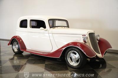 1933 Ford Victoria Restomod